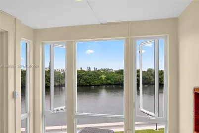7 Colonial Club Drive #302, Boynton Beach, FL 33435 - Photo 4