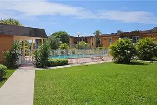 9477 SW 76th St, Miami, FL 33173 - Photo 8