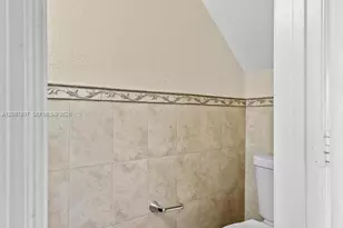 5953 W 28th Ave, Hialeah, FL 33016 - Photo 26