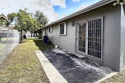 480 NW 14th St, Florida City, FL 33034 - Photo 10