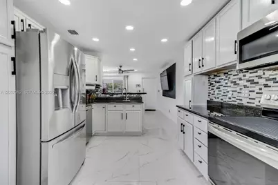6771 Harding St, Hollywood, FL 33024 - Photo 22