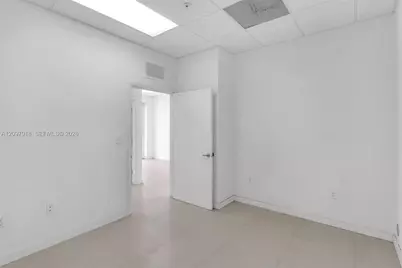 7900 NW 71st St, Medley, FL 33166 - Photo 12