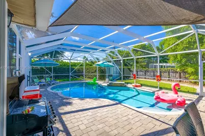 312 N Luna Ct #312, Hollywood, FL 33021 - Photo 12