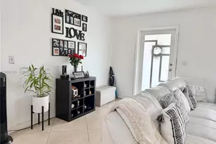 720 SW 64th Way, Pembroke Pines, FL 33023 - Photo 1