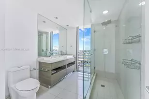 460 NE 28th St, Miami, FL 33137 - Photo 16