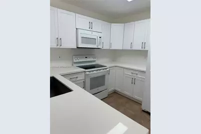 1435 SW 48th Ter, Deerfield Beach, FL 33442 - Photo 10