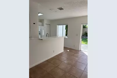 1435 SW 48th Ter, Deerfield Beach, FL 33442 - Photo 8