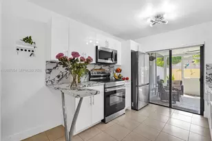 2730 W 60th Pl, Hialeah, FL 33016 - Photo 8
