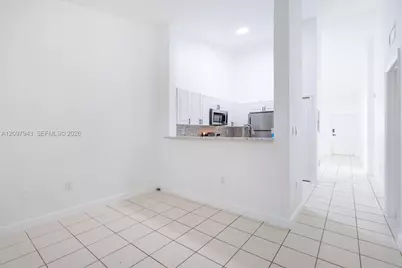 1663 SE 27th Dr #208, Homestead, FL 33035 - Photo 4