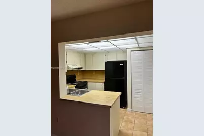 291 W Park Dr #9-201, Miami, FL 33172 - Photo 6