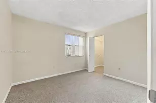 291 W Park Dr, Miami, FL 33172 - Photo 18