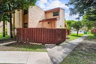 291 W Park Dr, Miami, FL 33172 - Photo 1