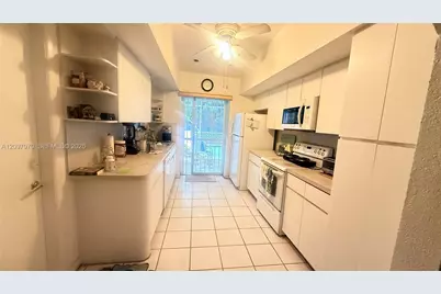 9325 SW 178th Ter, Palmetto Bay, FL 33157 - Photo 2