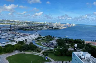 253 NE 2nd St, Miami, FL 33132 - Photo 4