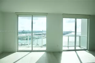 253 NE 2nd St, Miami, FL 33132 - Photo 14