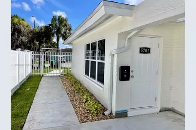 5711 NW 28th St #5711, Lauderhill, FL 33313 - Photo 4