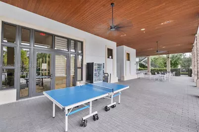 8110 NW 104th Ct, Doral, FL 33178 - Photo 38
