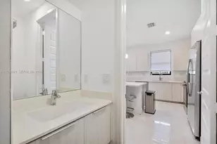 8110 NW 104th Ct, Doral, FL 33178 - Photo 8
