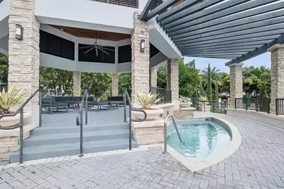 8110 NW 104th Ct, Doral, FL 33178 - Photo 32