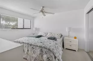 9901 Fairway Cove Ln, Plantation, FL 33324 - Photo 34
