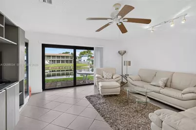 9901 Fairway Cove Ln, Plantation, FL 33324 - Photo 8