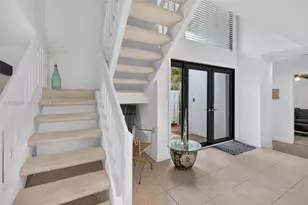 9901 Fairway Cove Ln, Plantation, FL 33324 - Photo 6