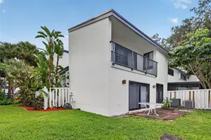 9901 Fairway Cove Ln, Plantation, FL 33324 - Photo 42
