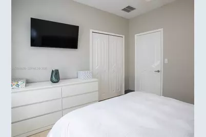 11480 NW 81st Ter, Doral, FL 33178 - Photo 14