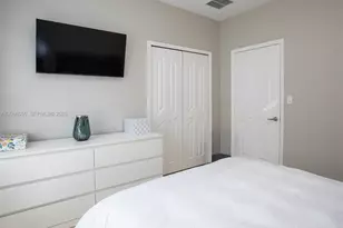11480 NW 81st Terrace, Doral, FL 33178 - Photo 14