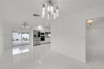 6951 S Miami Lakeway S, Miami Lakes, FL 33014 - Photo 14