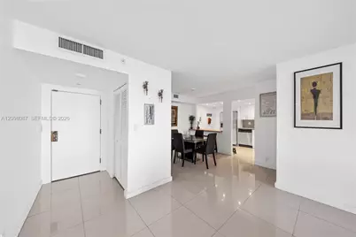 1000 Quayside Ter #1103, Miami, FL 33138 - Photo 8