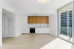 1400 Biscayne Blvd, Miami, FL 33132 - Photo 10