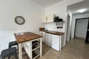 446 SW 3rd St, Miami, FL 33130 - Photo 2