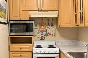4713 NW 7th St, Miami, FL 33126 - Photo 6