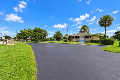 8131 NW 68th Ave, Tamarac, FL 33321 - Photo 34