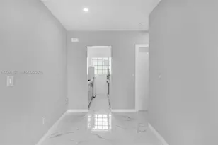 635 8th St, Miami Beach, FL 33139 - Photo 8