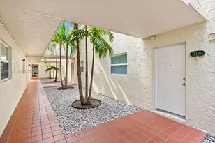 10000 NW 80th Ct, Hialeah Gardens, FL 33016 - Photo 14