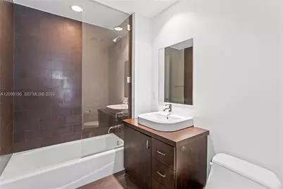 1040 Biscayne Blvd #3802, Miami, FL 33132 - Photo 18