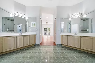 16310 NW 84th Ct, Miami Lakes, FL 33016 - Photo 22