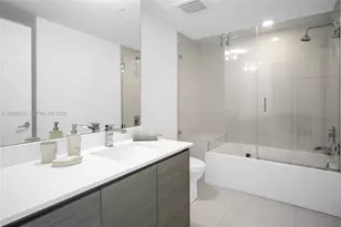 460 NE 28th St, Miami, FL 33137 - Photo 14