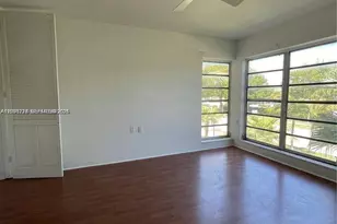 1600 NE 114th St, Miami, FL 33181 - Photo 10