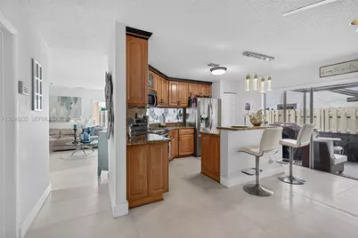 10747 NW 37th Pl, Sunrise, FL 33351 - Photo 12