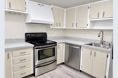 2851 NE 183rd St #2110E, Aventura, FL 33160 - Photo 2