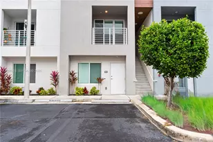 2555 NE 193rd St, Miami, FL 33180 - Photo 24