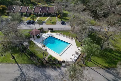 898 NW 47th St, Deerfield Beach, FL 33064 - Photo 24