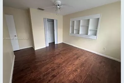 9265 SW 44th St, Miami, FL 33165 - Photo 10