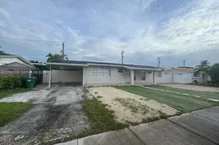9265 SW 44th St, Miami, FL 33165 - Photo 2