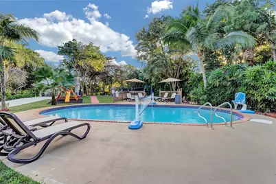 14330 SW 20th St, Davie, FL 33325 - Photo 28