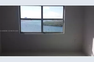 400 Kings Point Dr #1004, Sunny Isles Beach, FL 33160 - Photo 2