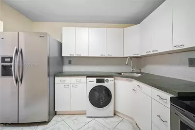 2750 NE 183rd St #PH06, Aventura, FL 33160 - Photo 14